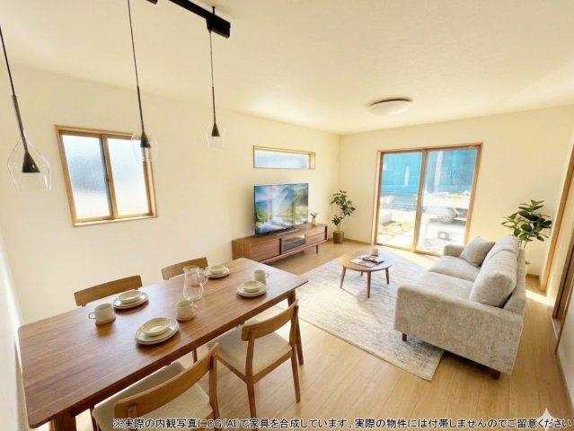 リビング家具設置イメージ　窓から自然な明るさが広がり、穏やかな時間が流れる空間。木の温もりと柔らかな色合いが調和し、心安らぐひとときを演出します。