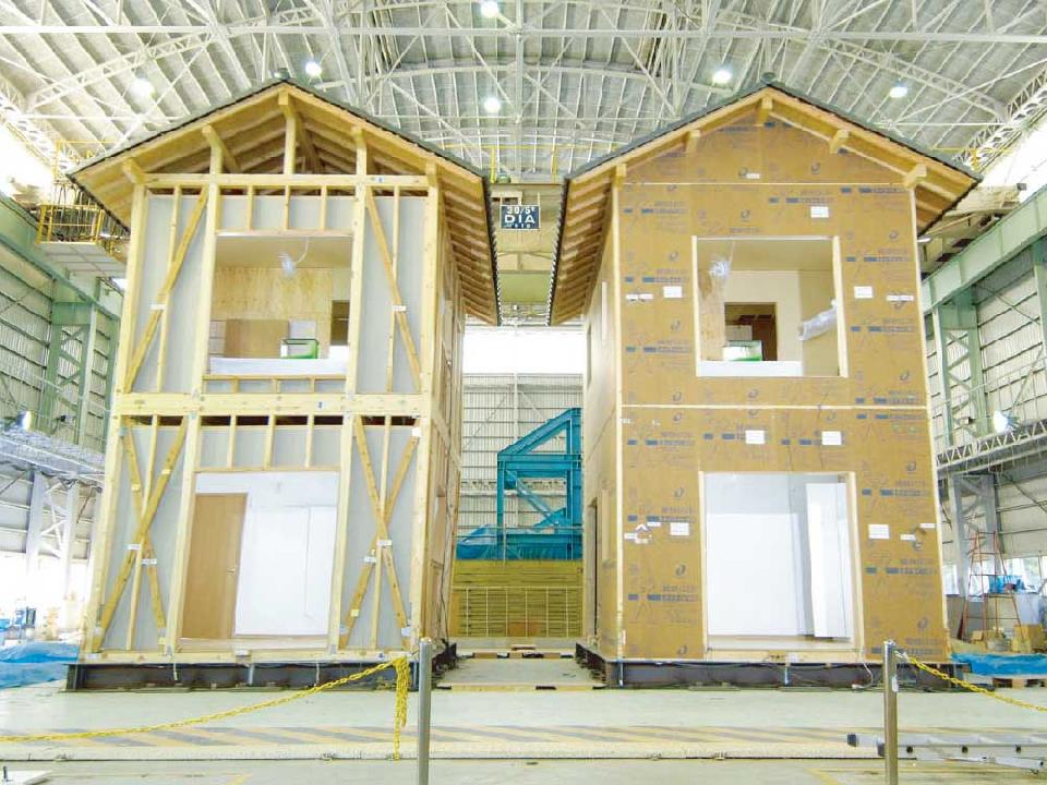 優れた透湿性と耐火性能。高強度、防耐火、軽量、優れた透湿性、高耐久、ゼロアスベスト、低ホルムアルデヒドなど、多彩な特長を備えています。