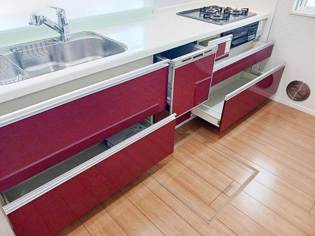 収納バッチリでお料理も捗るキッチン♪