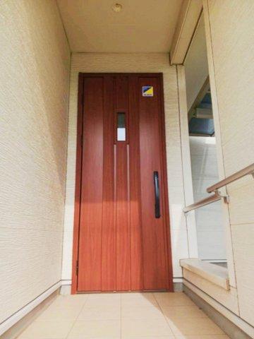 雨に濡れない玄関ポーチ♪