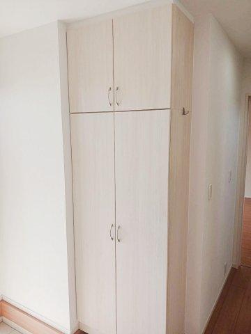 機能的な玄関収納も壁面に溶け込んでます♪