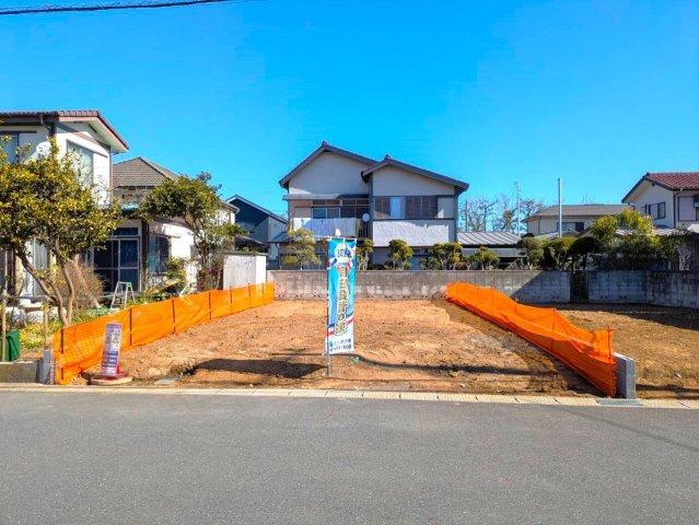 敷地面積約４０坪、南西６ｍ公道の安心。住宅街ですので、大変静かな住環境、緑豊かな広々とした公園もすぐ側です。　良好な住環境をぜひ実際の現地でご確認下さい。