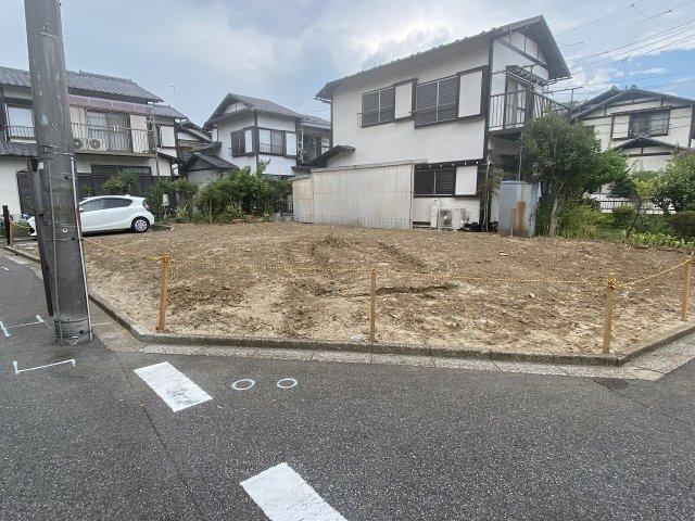 ①日当たり良好な南西角地の整形地