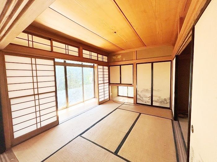 ⑤1階和室約6帖別角度から