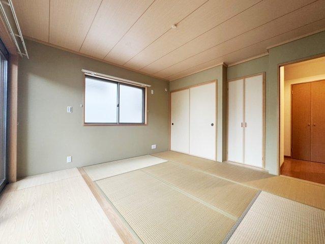 1階　和室には大きな収納があります。