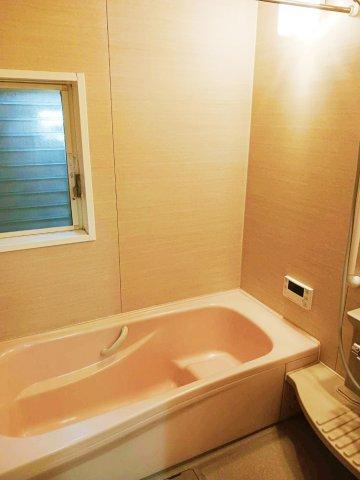 お風呂もゆとりある大きさですね