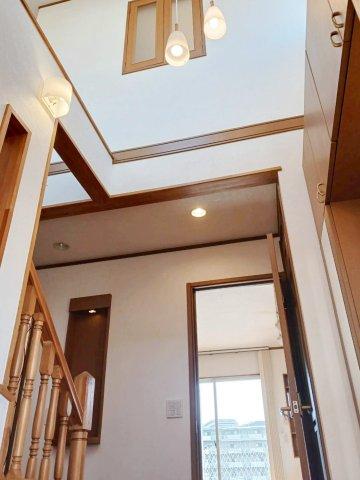 吹き抜けってオシャレで開放感がうれしいんです。