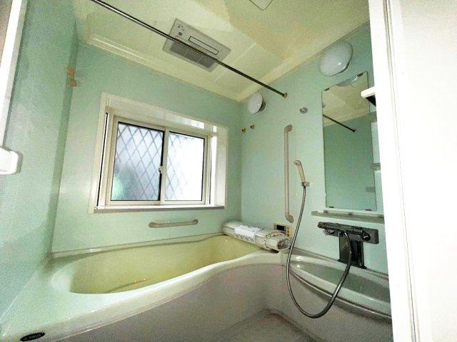 浴室暖房換気乾燥機付きのシステムバスルーム