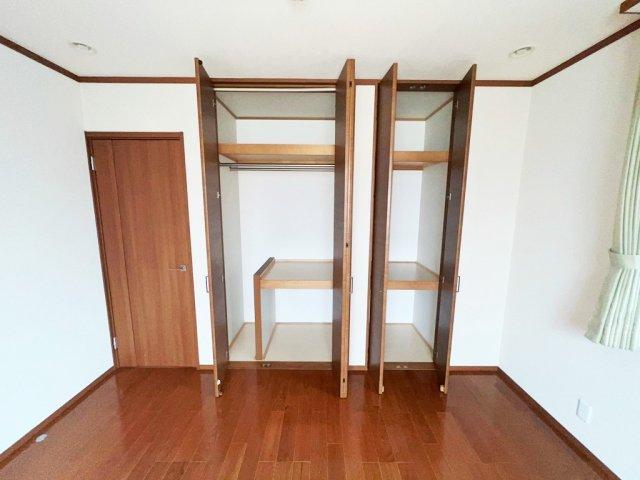 2階8畳洋室の収納