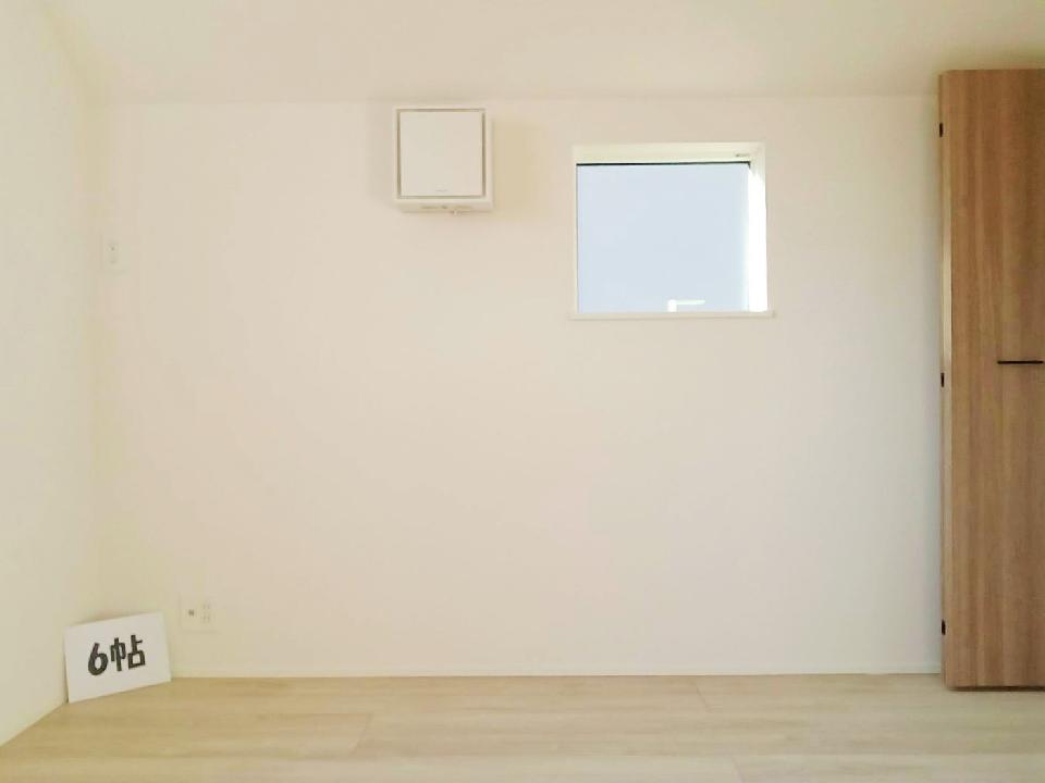 明るさを意識した採光窓も大事なんですよね♪