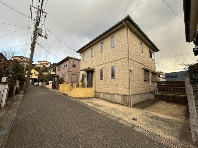 公道約4.2ｍで駐車の出入りもしやすいです