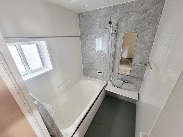 落ち着いた色合いのパネル。