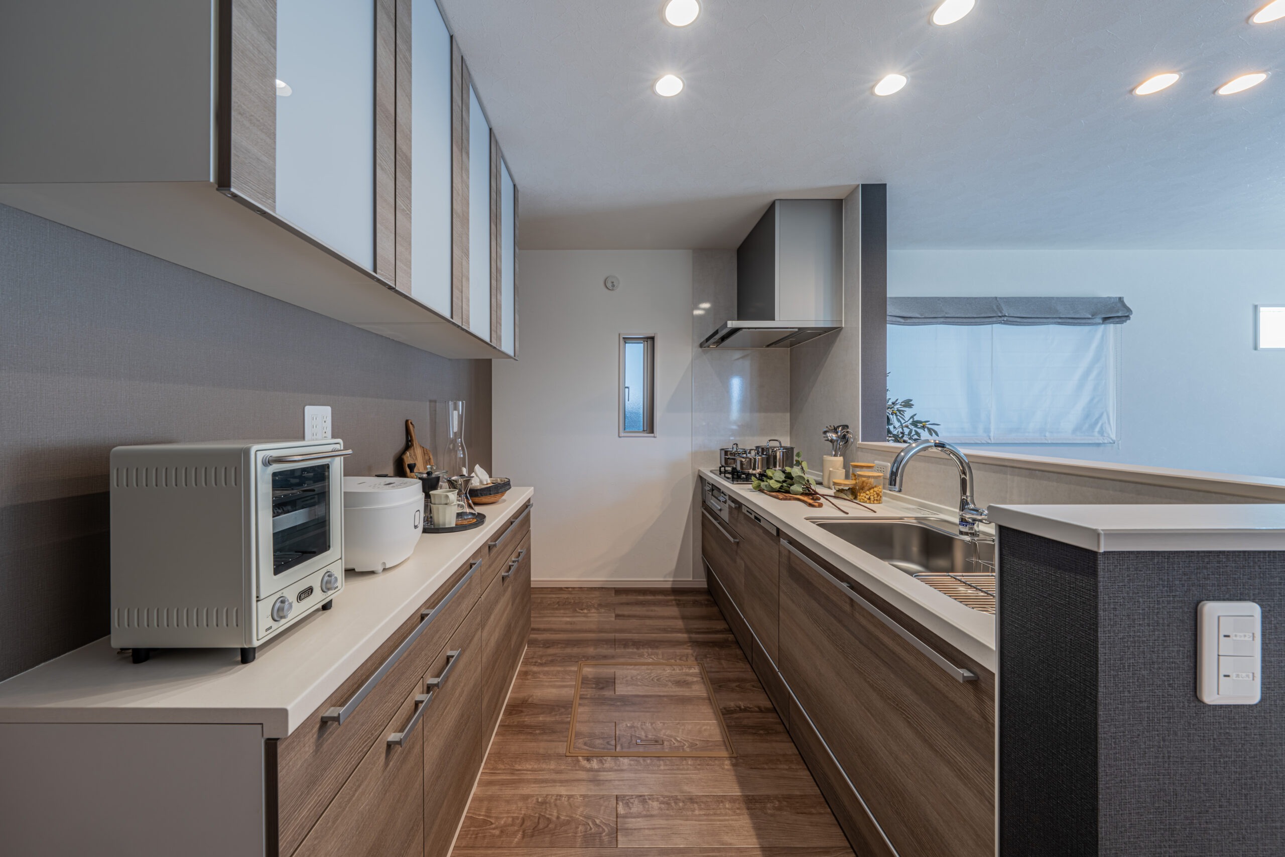 贅沢な静寂と開放感。日常を特別に変える、光の邸。