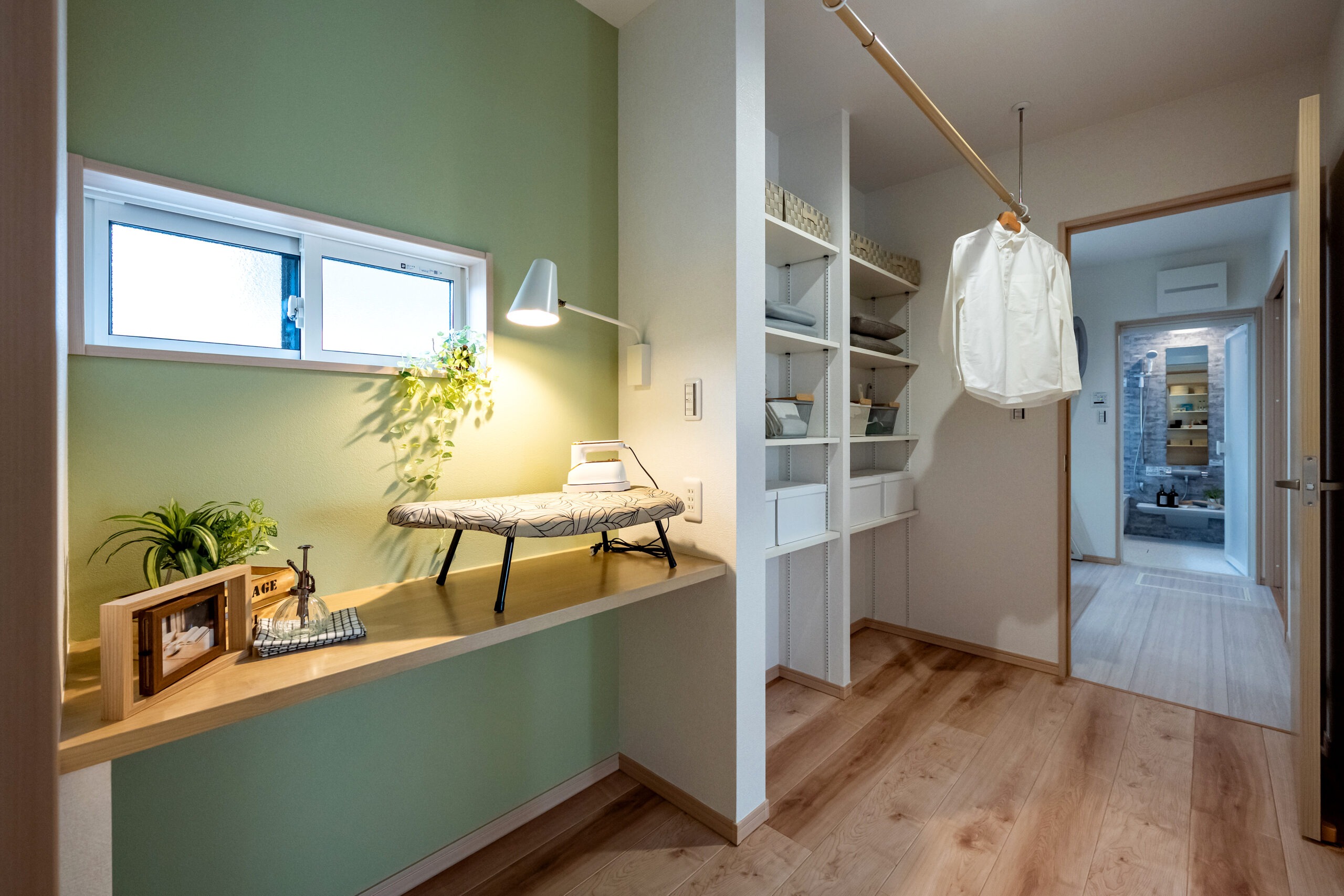 どこへでも軽やかに。巡るクローゼットと、寛ぎの広間。