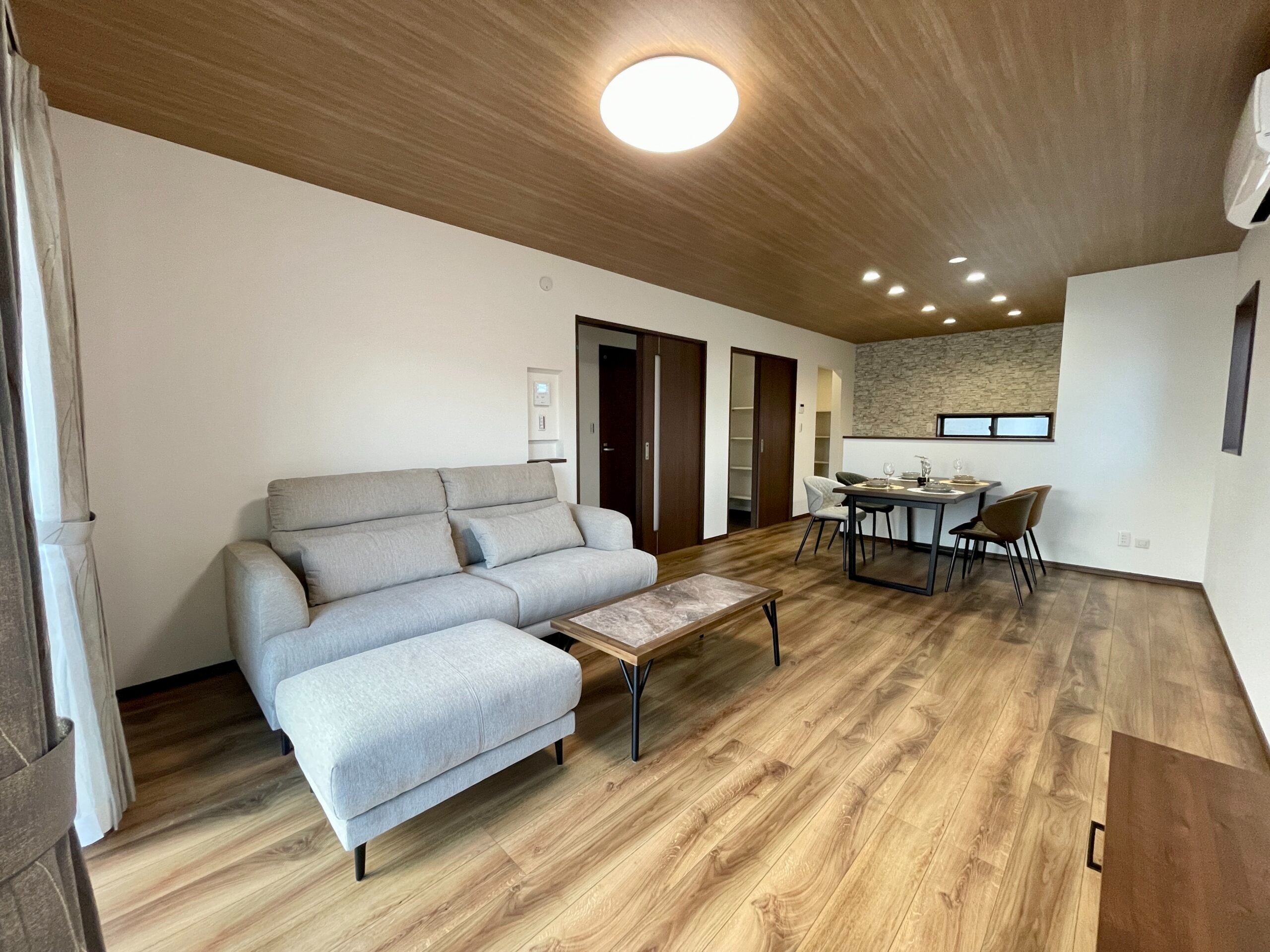 余白を生む収納と、家事が弾む動線。心ほどける住まい。