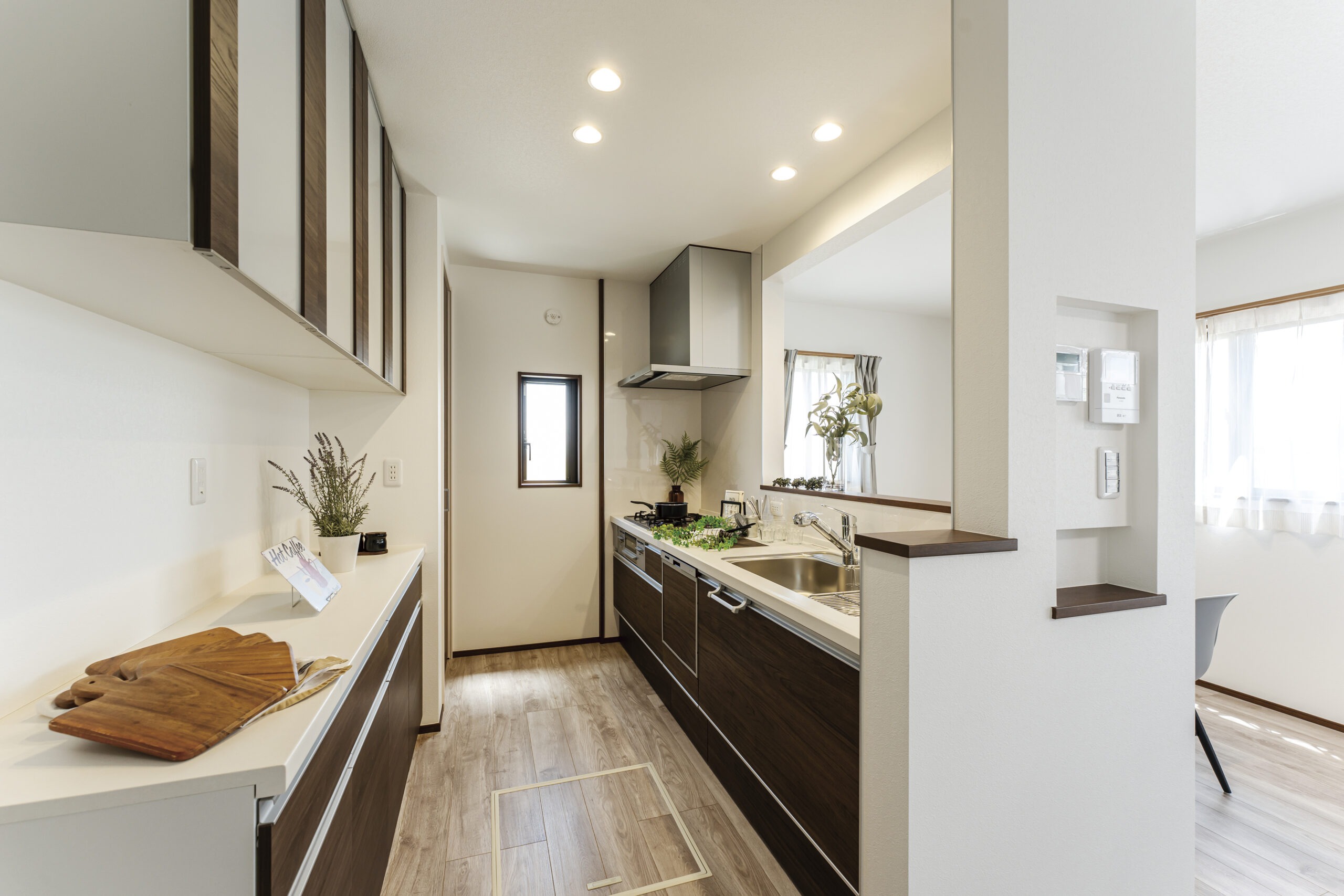 南向きの光に包まれる、心地よい家族のラウンジ。