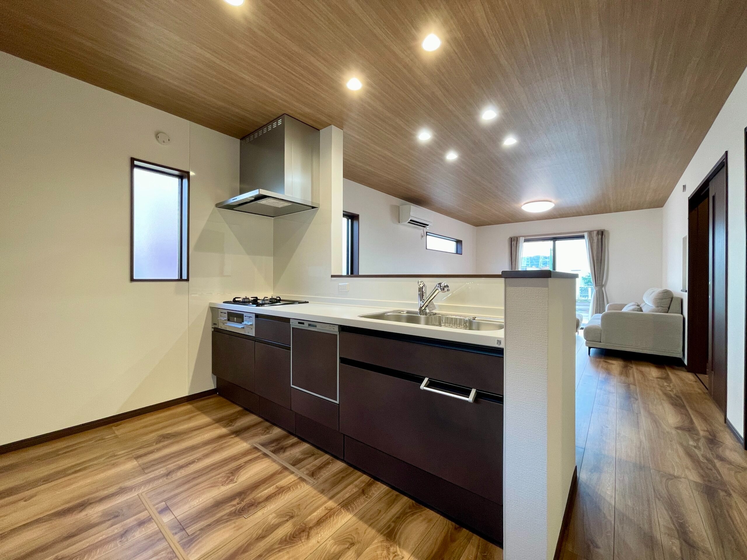 余白を生む収納と、家事が弾む動線。心ほどける住まい。